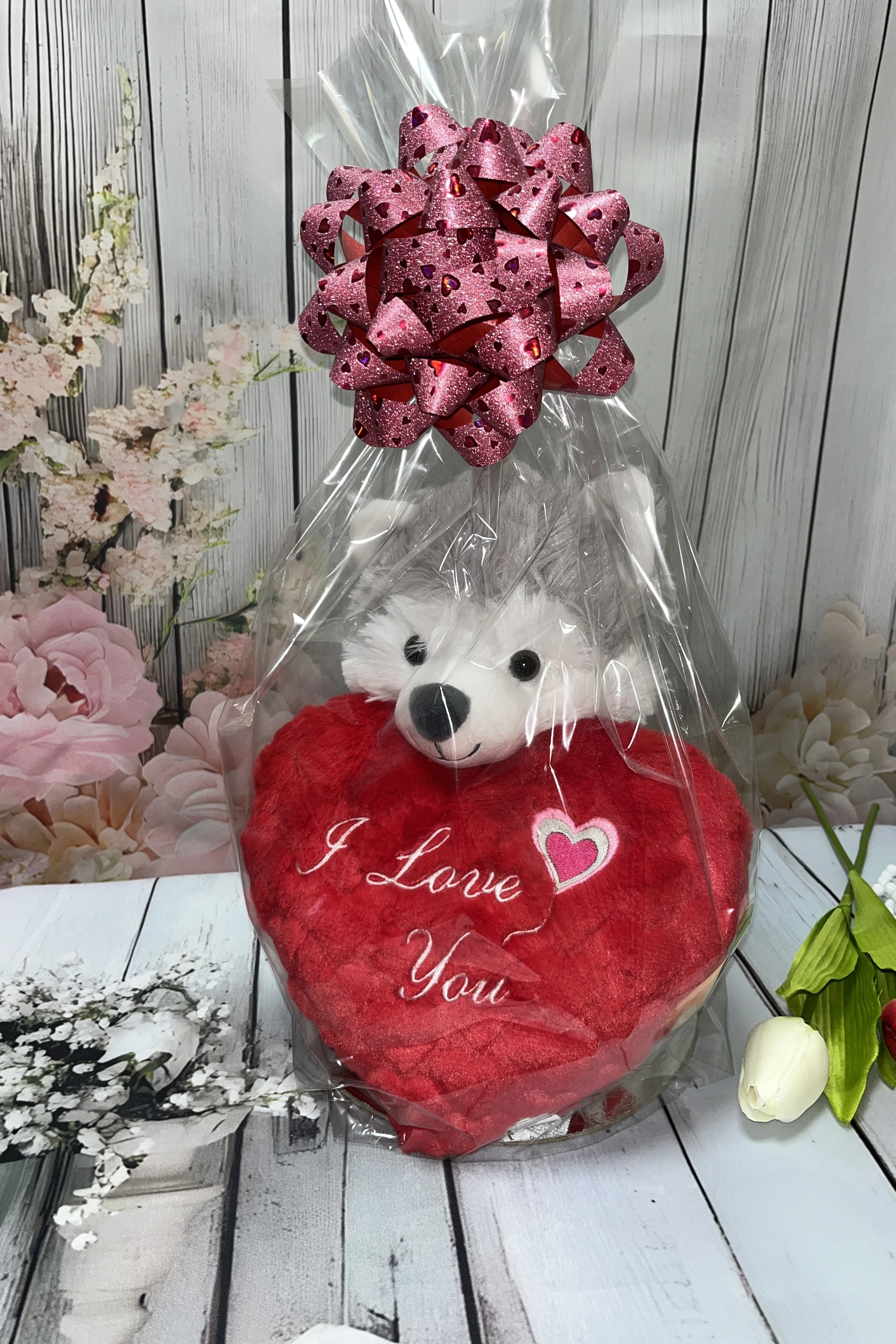 „I Love You” plüssfigura szívpárnával – ajándékcsomag